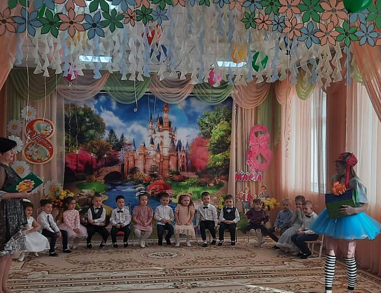 8 МАРТА в средней группе "Незабудки"