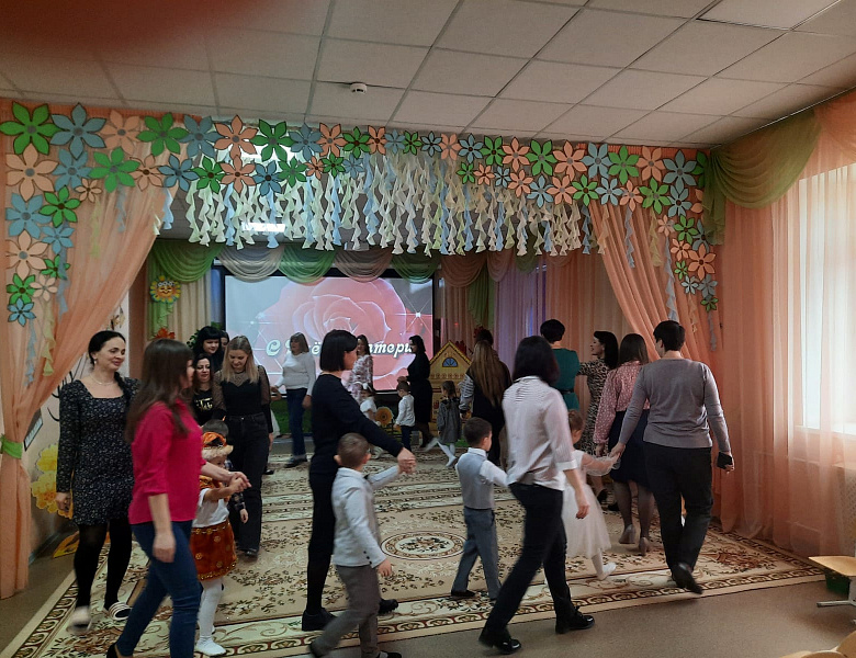 Сказка для мам в средней группе "Незабудки".