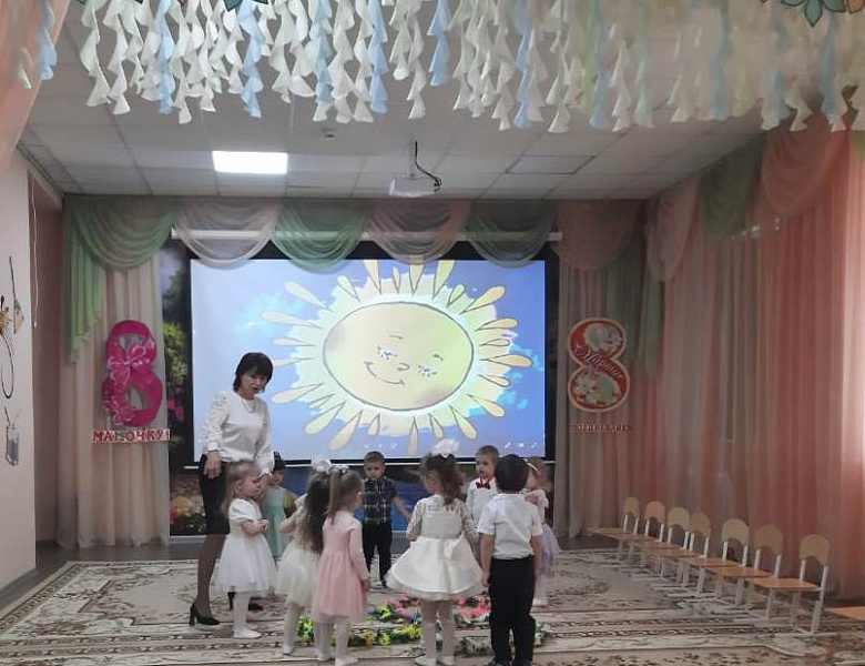 Праздник 8 МАРТА в младших группах