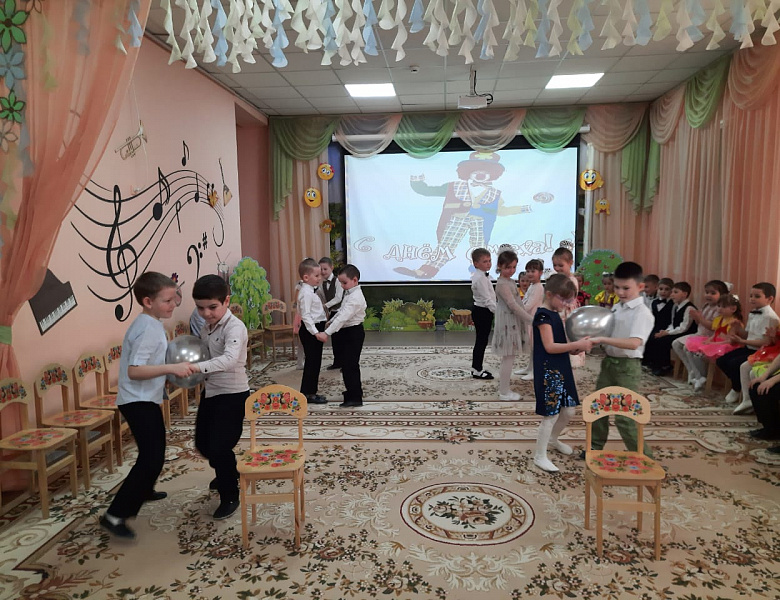 День смеха