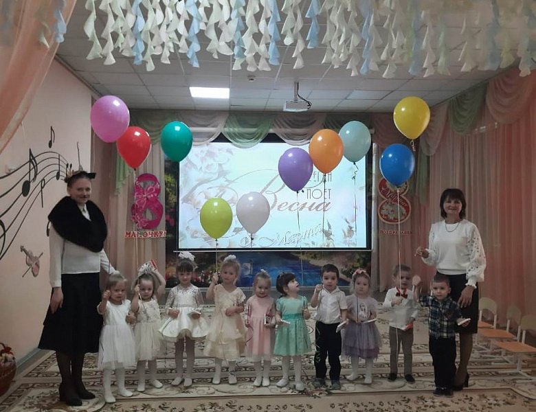 Праздник 8 МАРТА в младших группах